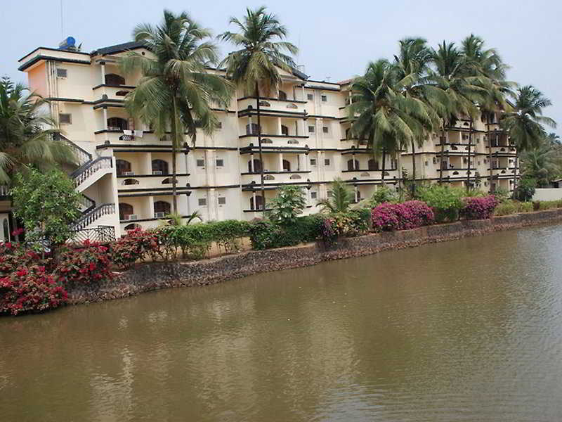 Collection O Maizons Lakeview Resort Baga Exterior foto